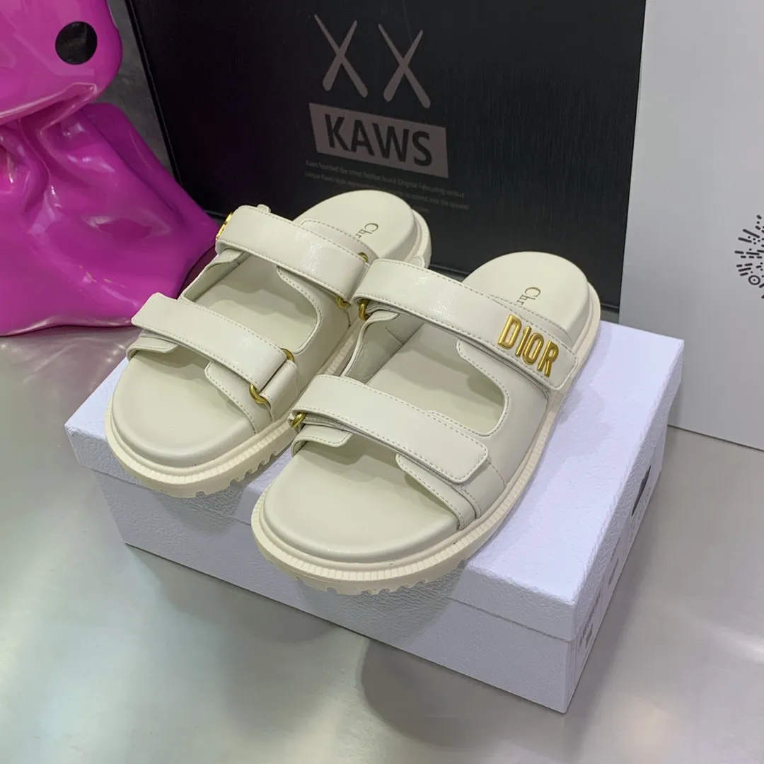 👟👟Ex-factory price👟👟Ex-factory price 440👟👟 Dior 2022 spring and summer new Act Act thick-soled casual women's shoes CD letter logo hardware buckle open-toe slippers Star's same style flat-bottomed round-toe retro beach shoes Top version on the market Material: Upper imported calfskin/imported metal cowhide + cowhide feet + water-dyed sheepskin lining + original molded T👟👟Ex-factory price👟👟Ex-factory price U outsole Size: 34-41 (34.40.41 customization is not returnable)